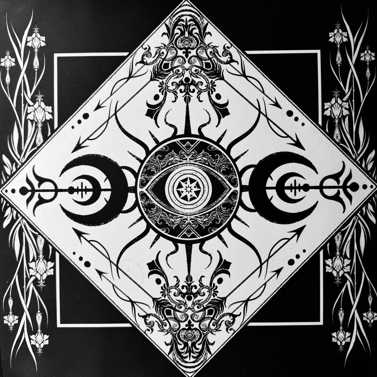 Divination Mat - Xian Evil Eye (Meduim: 22”x22”) – Xia Hunt